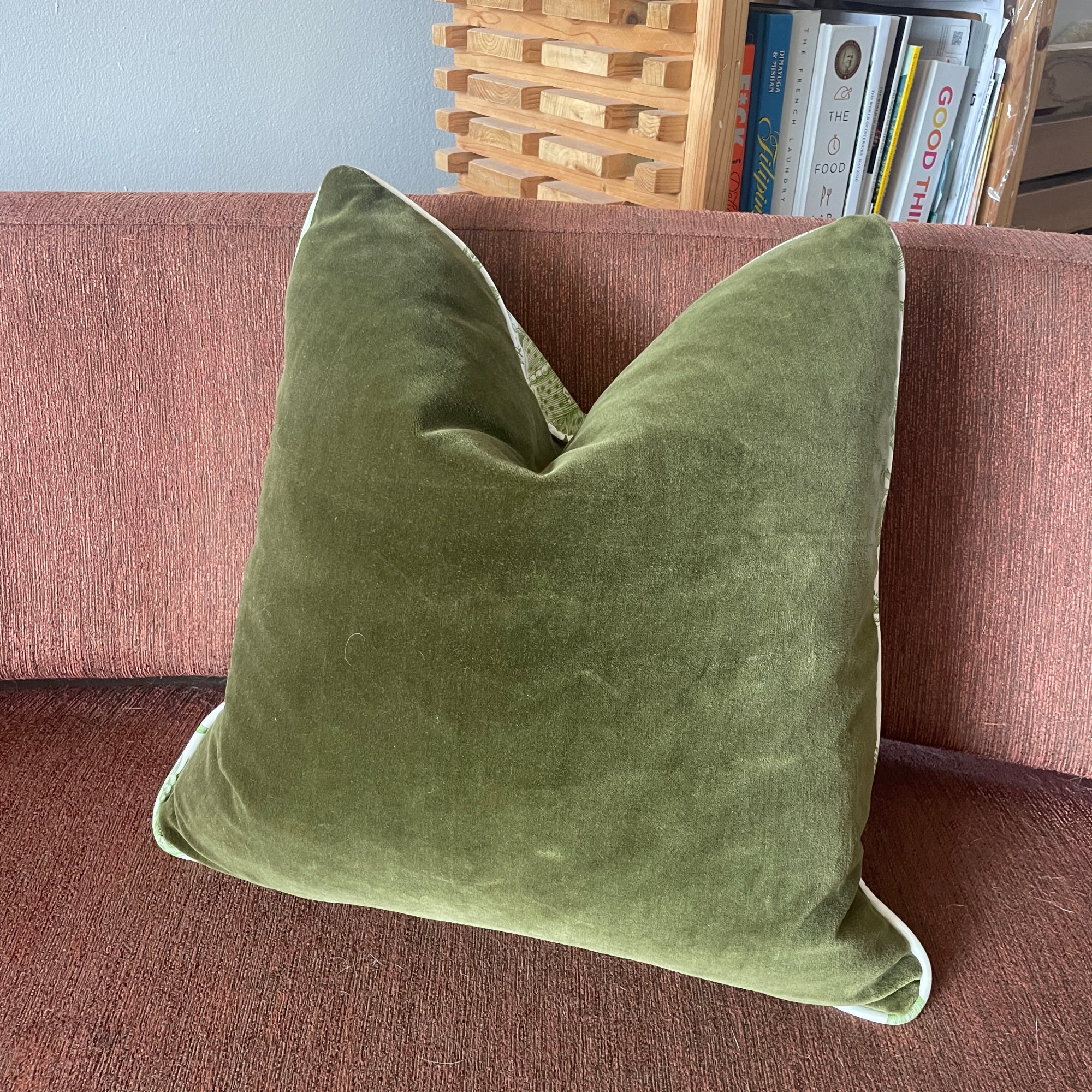 Sew a Hidden-Zipper Pillow
